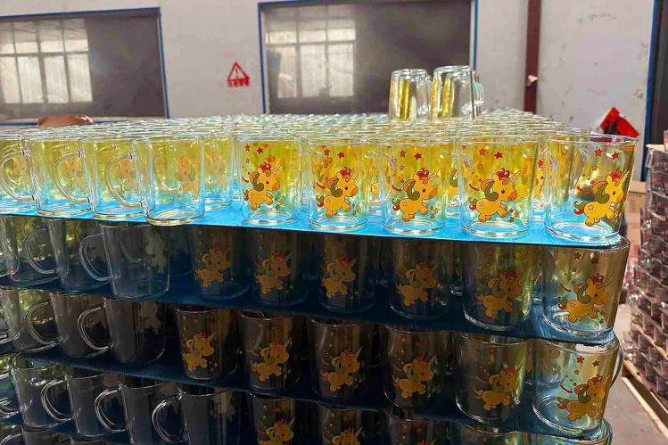 Rotulagem de garrafas de vidro